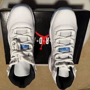 Nike Retro Kids White and Blue Sneakers